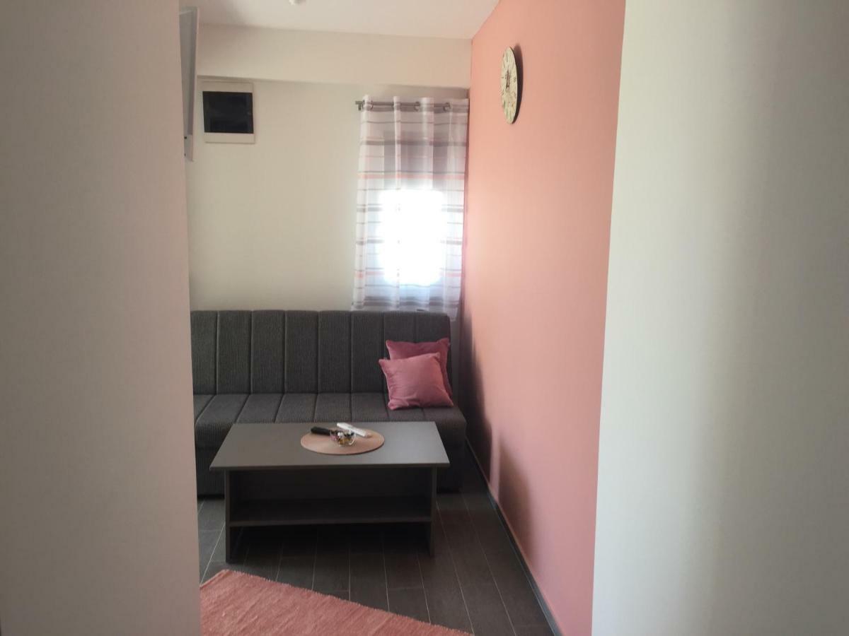 Apartmani Verica Karlobag Exterior foto